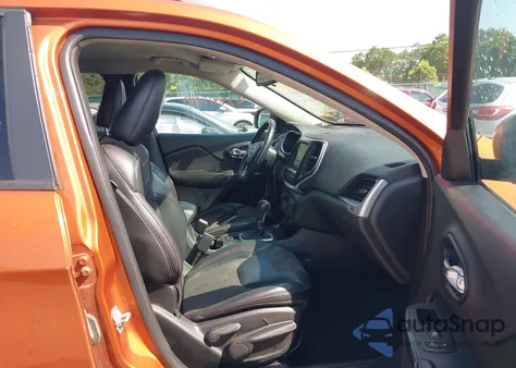 2015 Jeep Cherokee Trailhawk из США, поврежденный, VIN 1C4PJMBS1FW634943